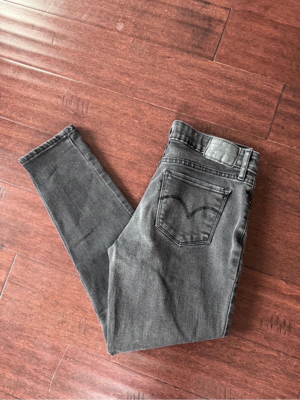 Levi’s High-Rise 711 Skinny Jeans